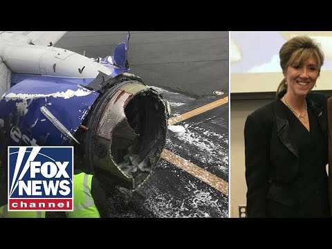 Pilot praised by passengers for Southwest emergency landing